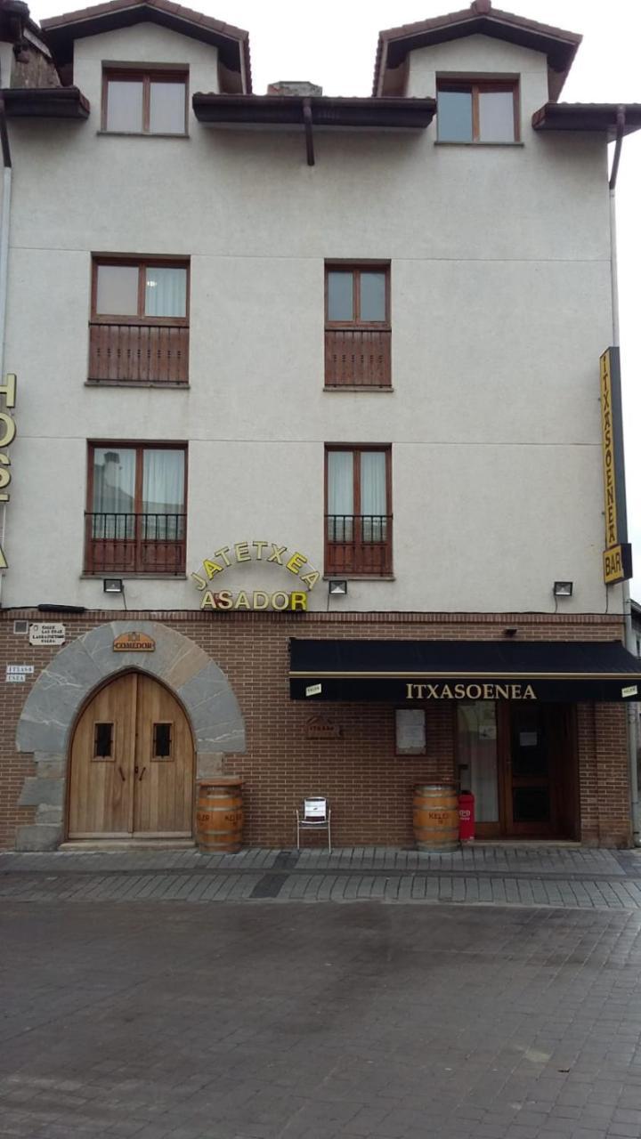 Hostal Itxaso-Enea Aoiz Exteriör bild